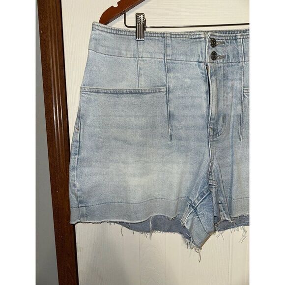 NWT m jeans by maurices™ Curvy Sculptress High Rise A Line 3.5in Short Size 16w - Picture 4 of 13